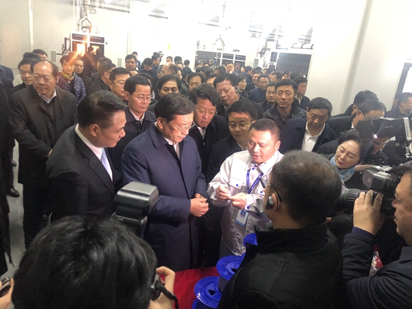 省委常委、市委書記王忠林到濟南新材料產(chǎn)業(yè)園區(qū)觀摩評議富通光纖預(yù)制棒（一期）項目