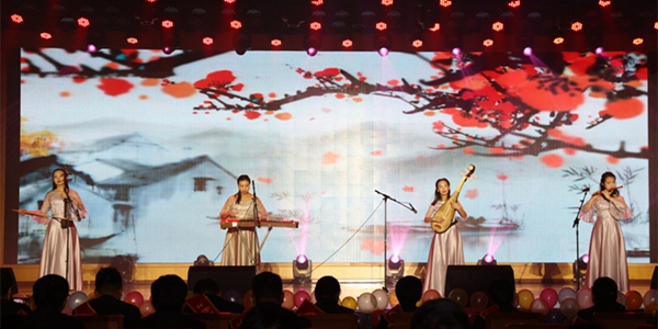 11、股份公司樂(lè)器演奏.jpg